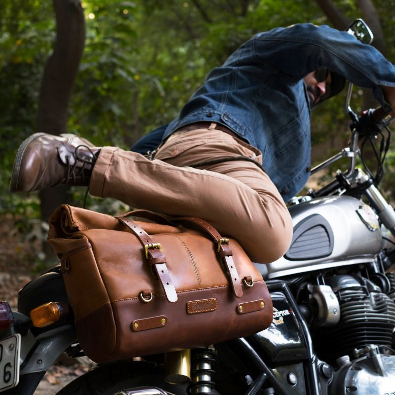 アウトロー サドルバッグ