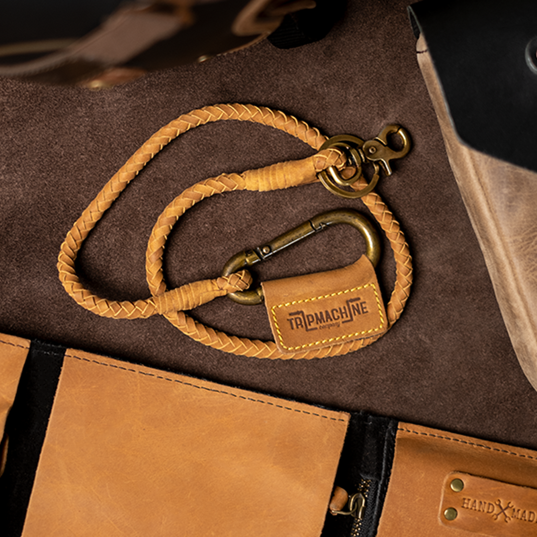 Leather keychain (braided)