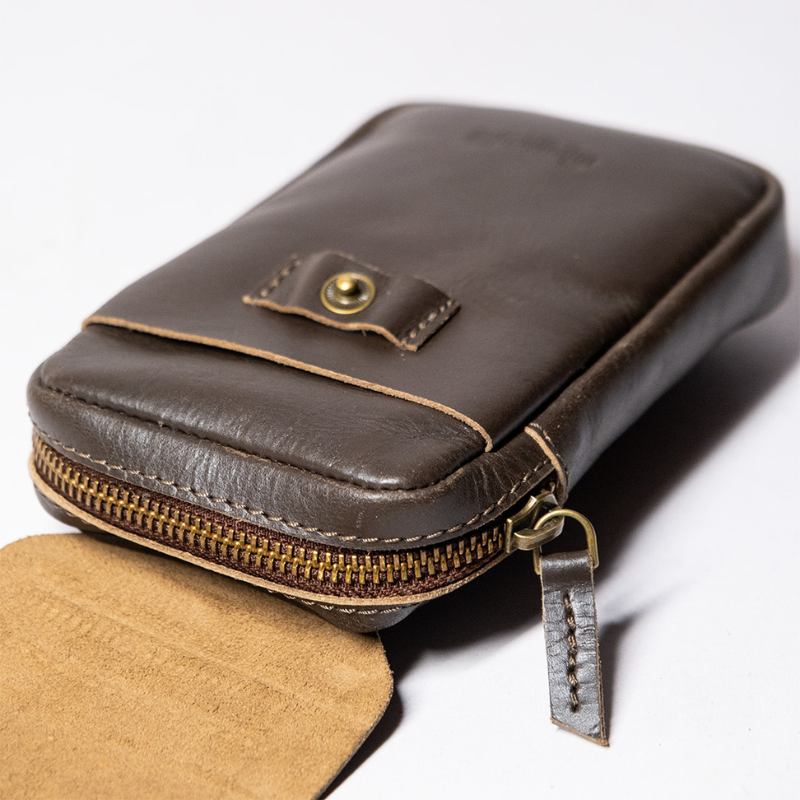 レザー製ユーティリティバッグ