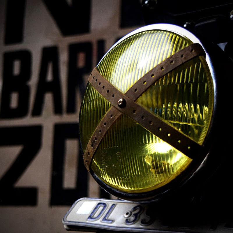 レザー製パーフォレーテッド・ヘッドライト・X-Tape