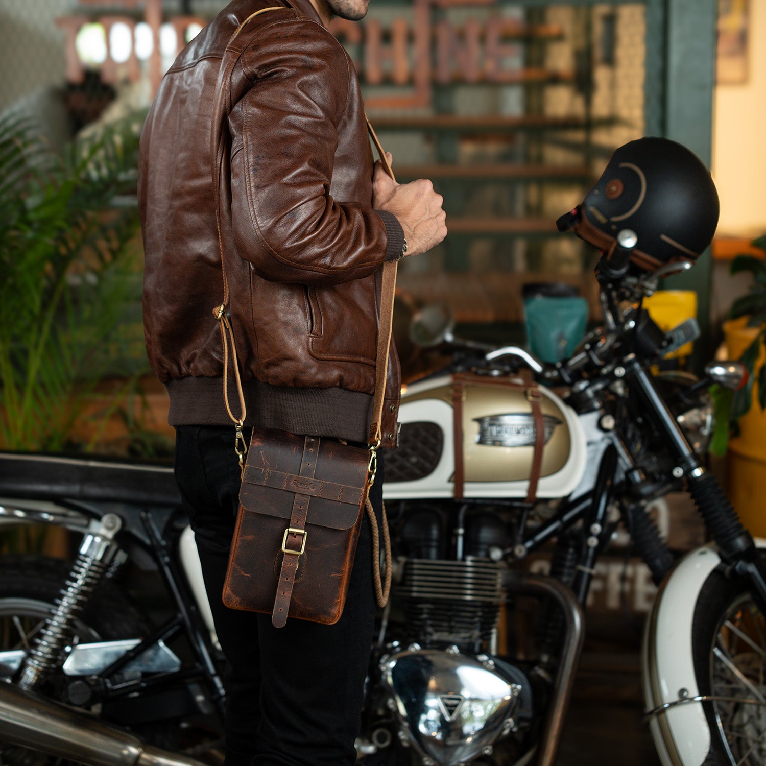 Moto sling bag