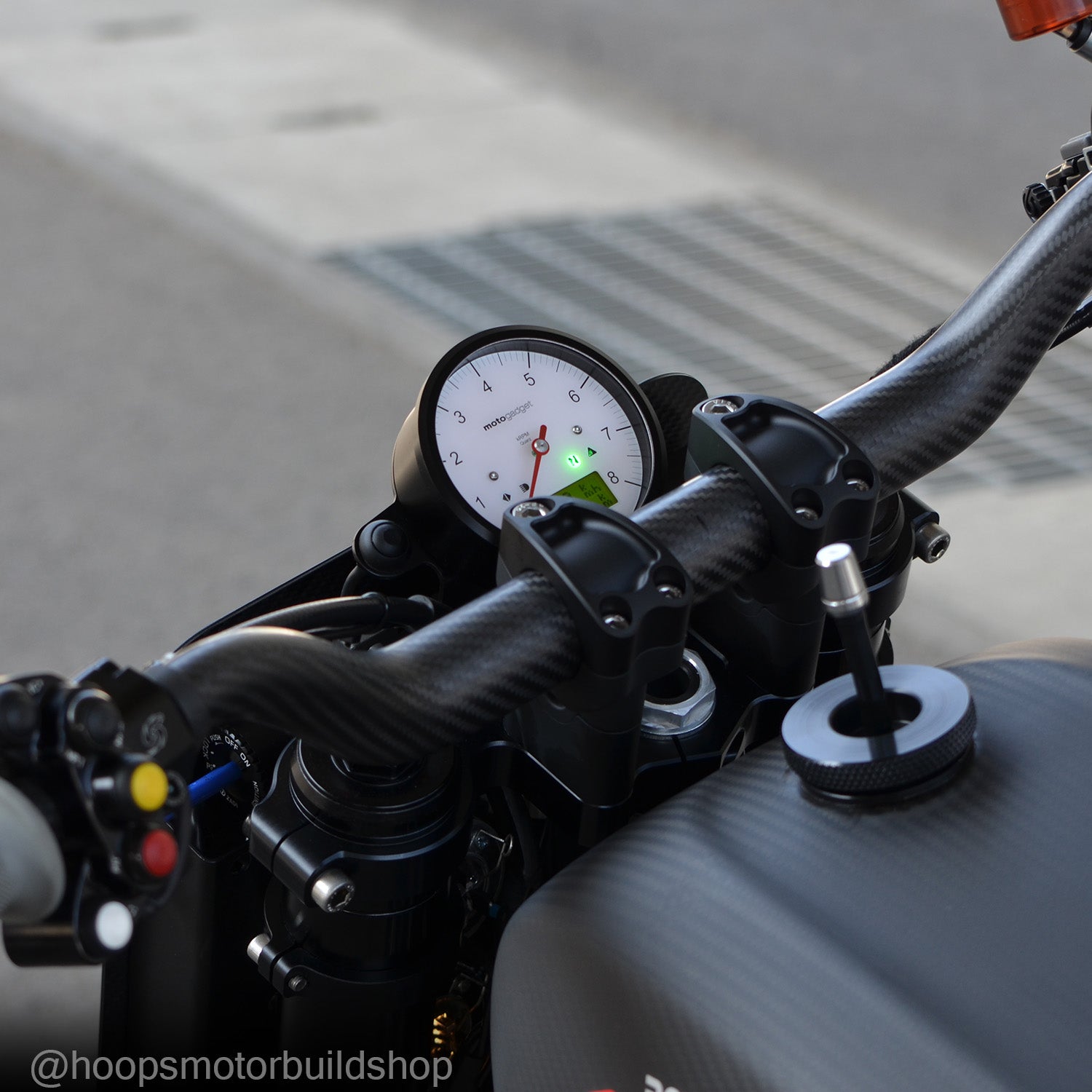 バイク計器＆スピードメーター｜motogadget モトガジェット
