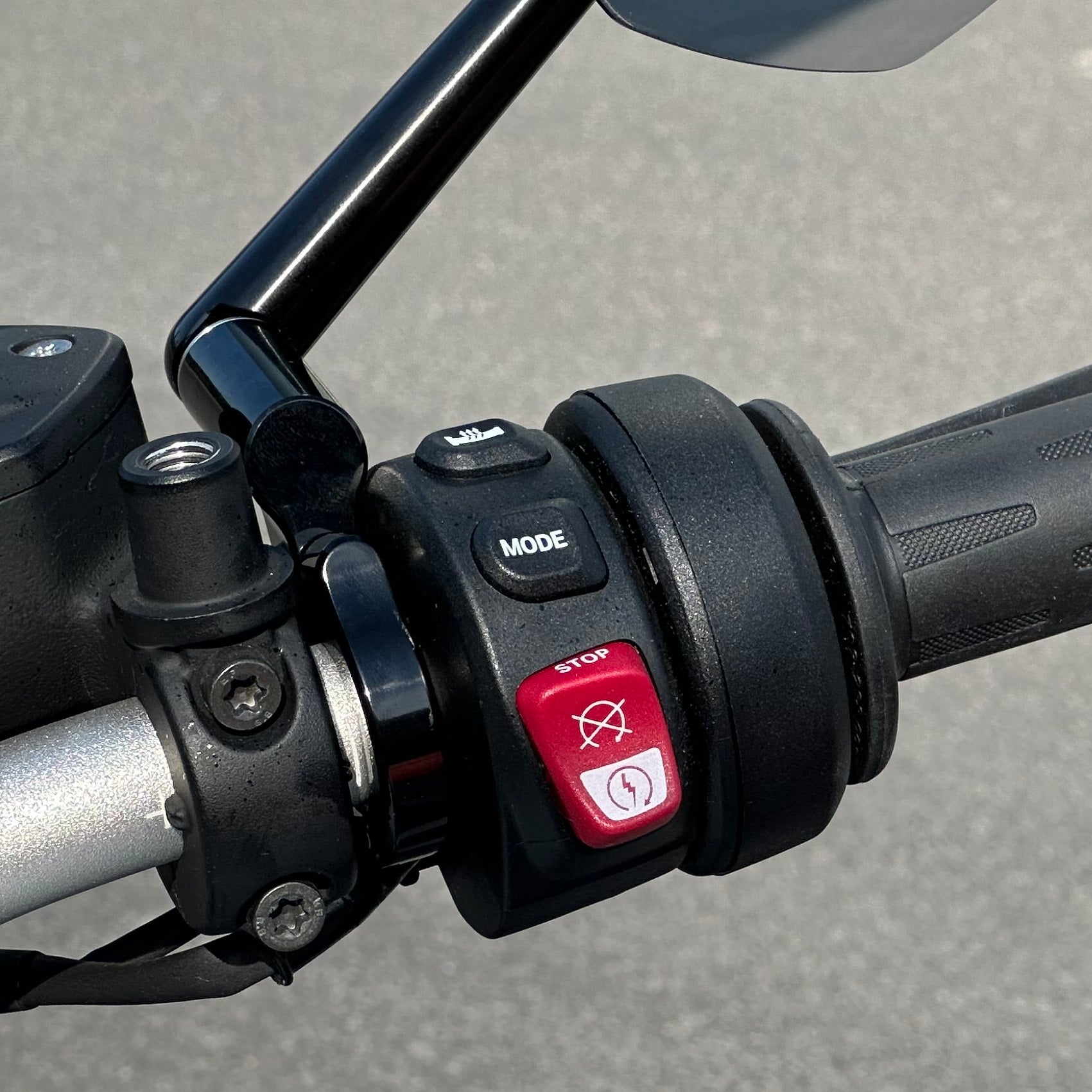 mo.view pivot clamp