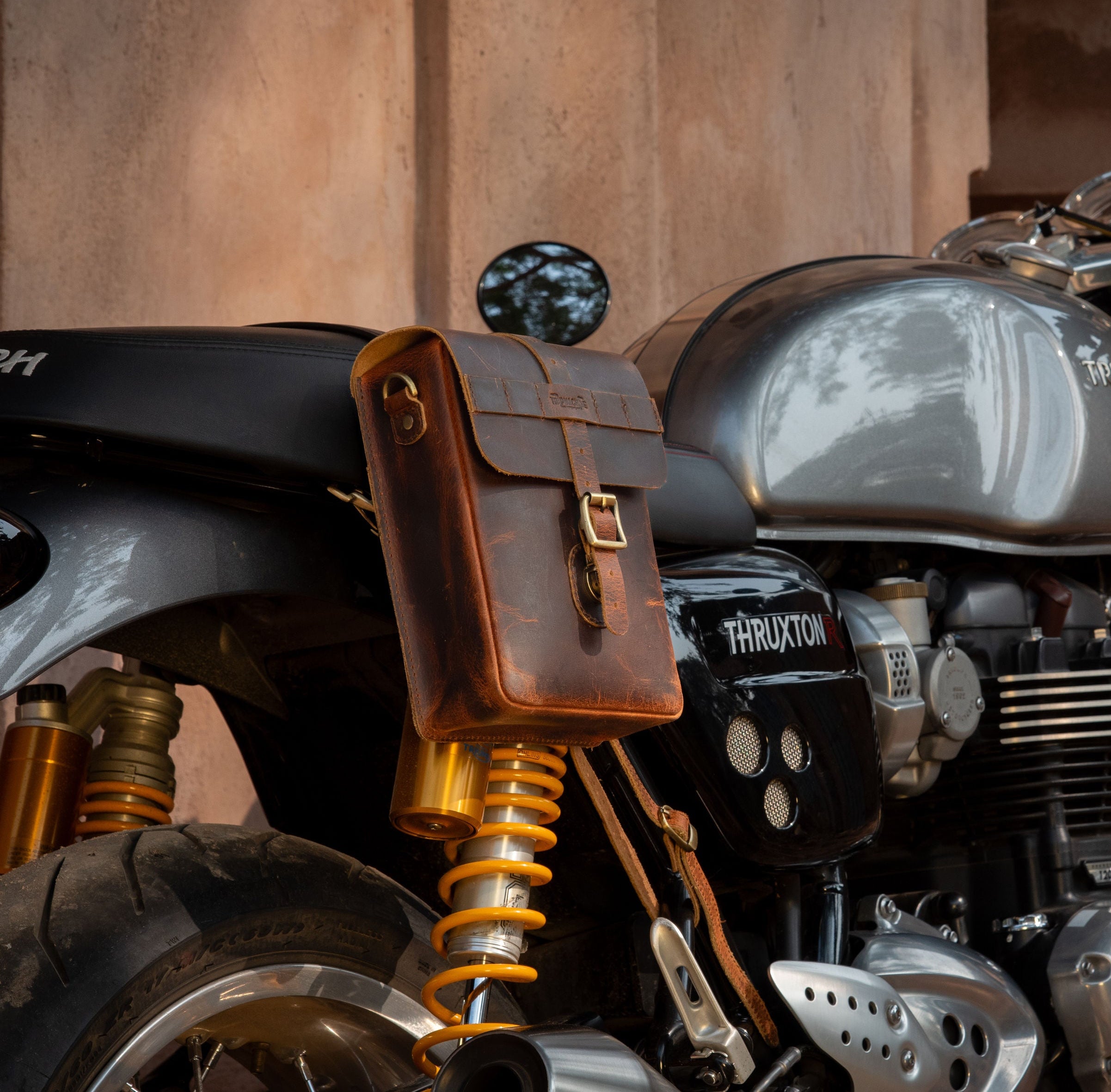Moto sling bag