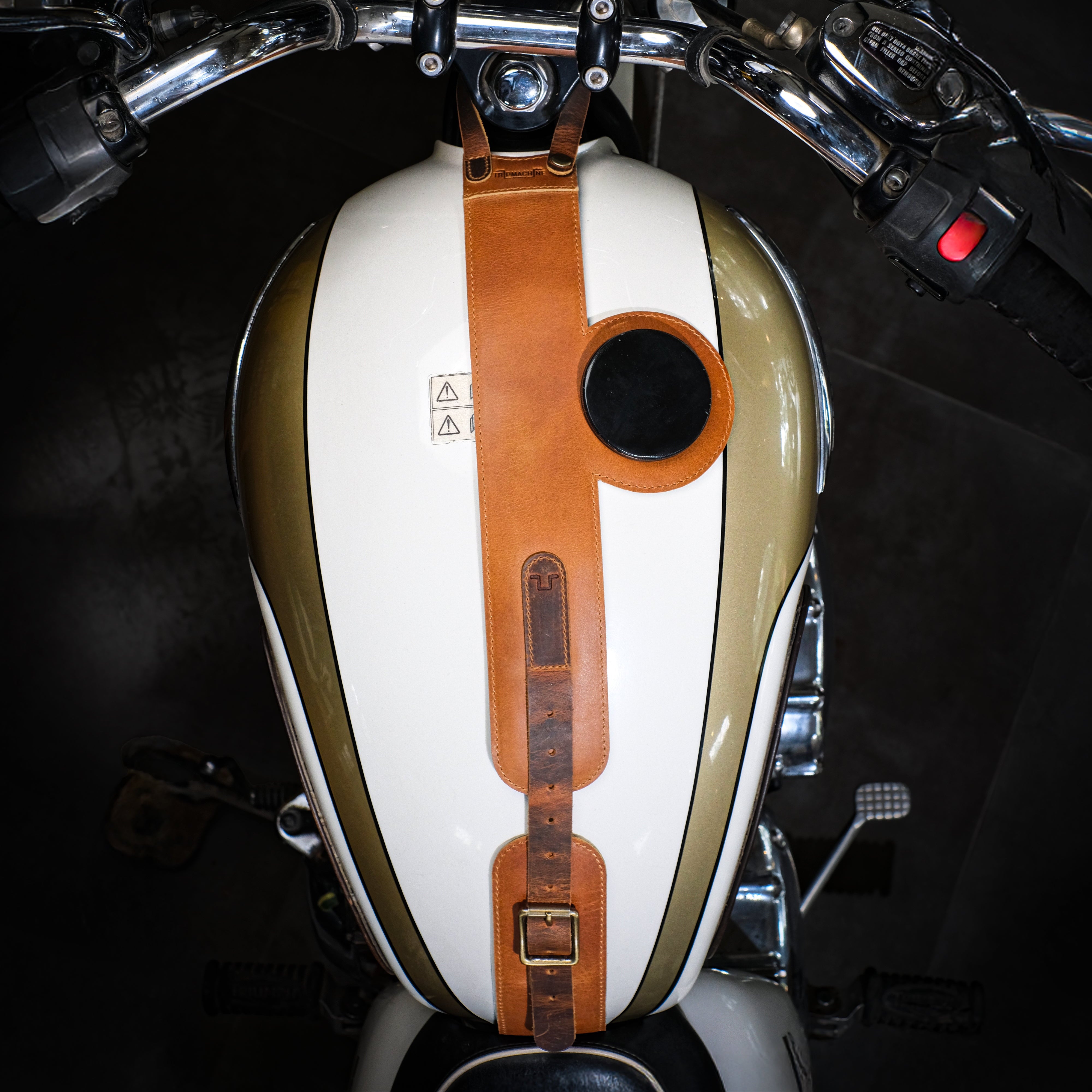 Sangle de réservoir adaptée à la Triumph Bonneville