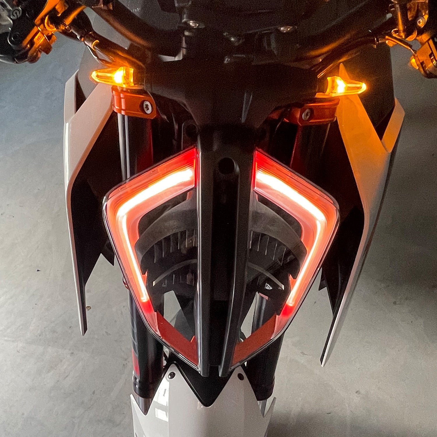mo.blaze（モーブレイズ）アイス LEDバイク用ウインカー、TranzLight