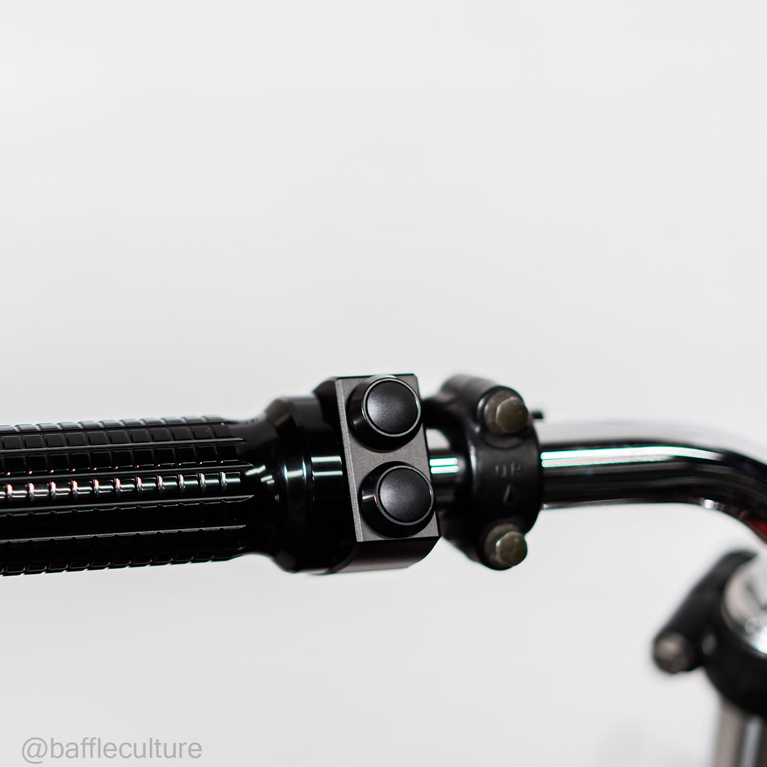 mo.switch plain CNC motorcycle button | motogadget